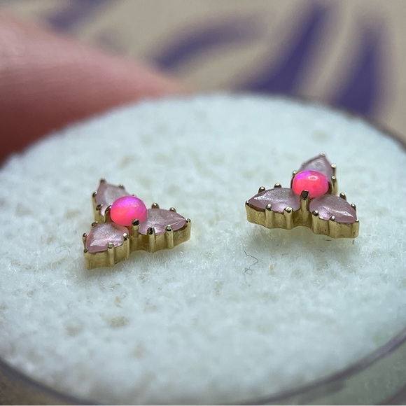 Anatometal Yellow Gold with Pink Opal Threadless Ends - Picture 4 of 7